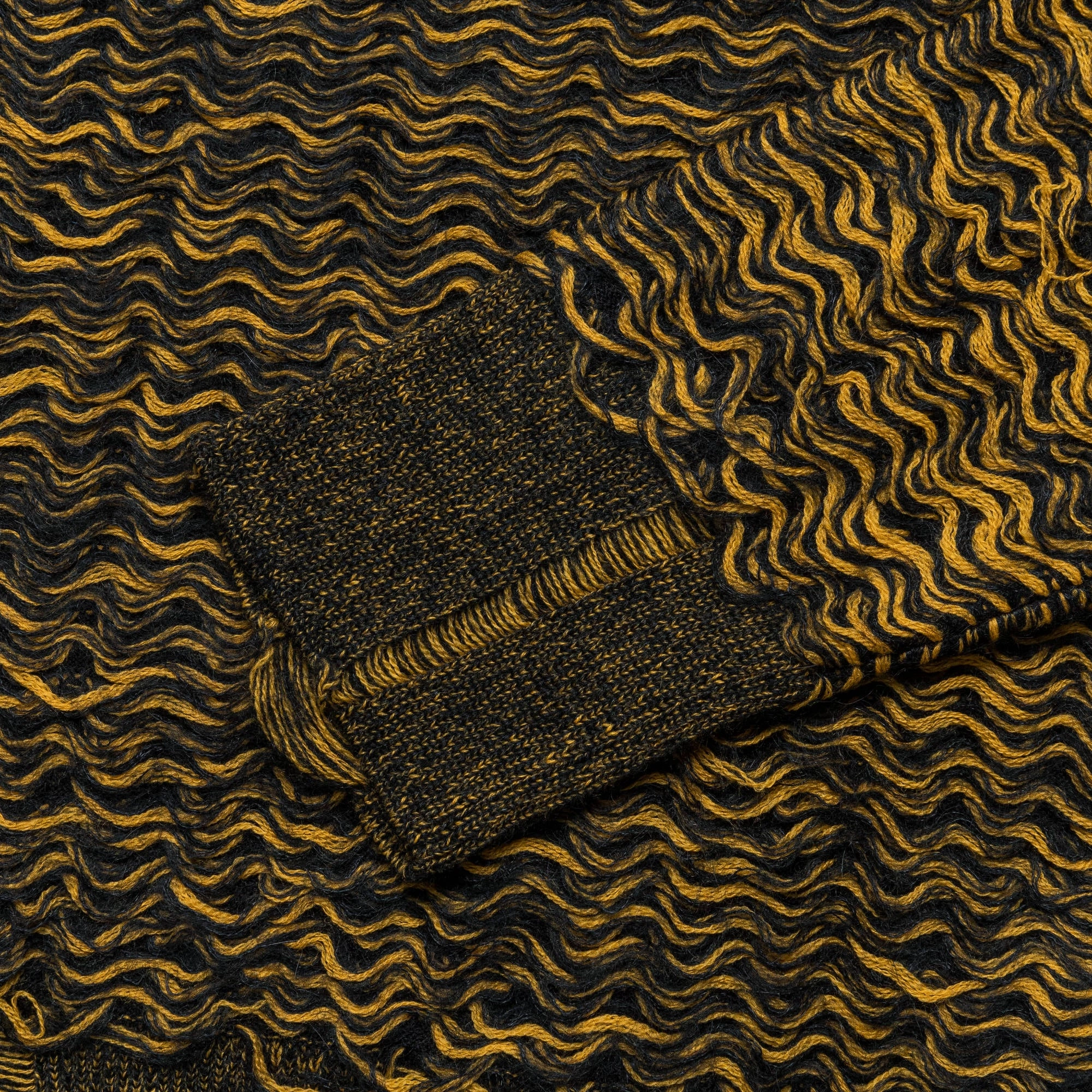 Hairy Wave Crewneck - Black/Yellow
