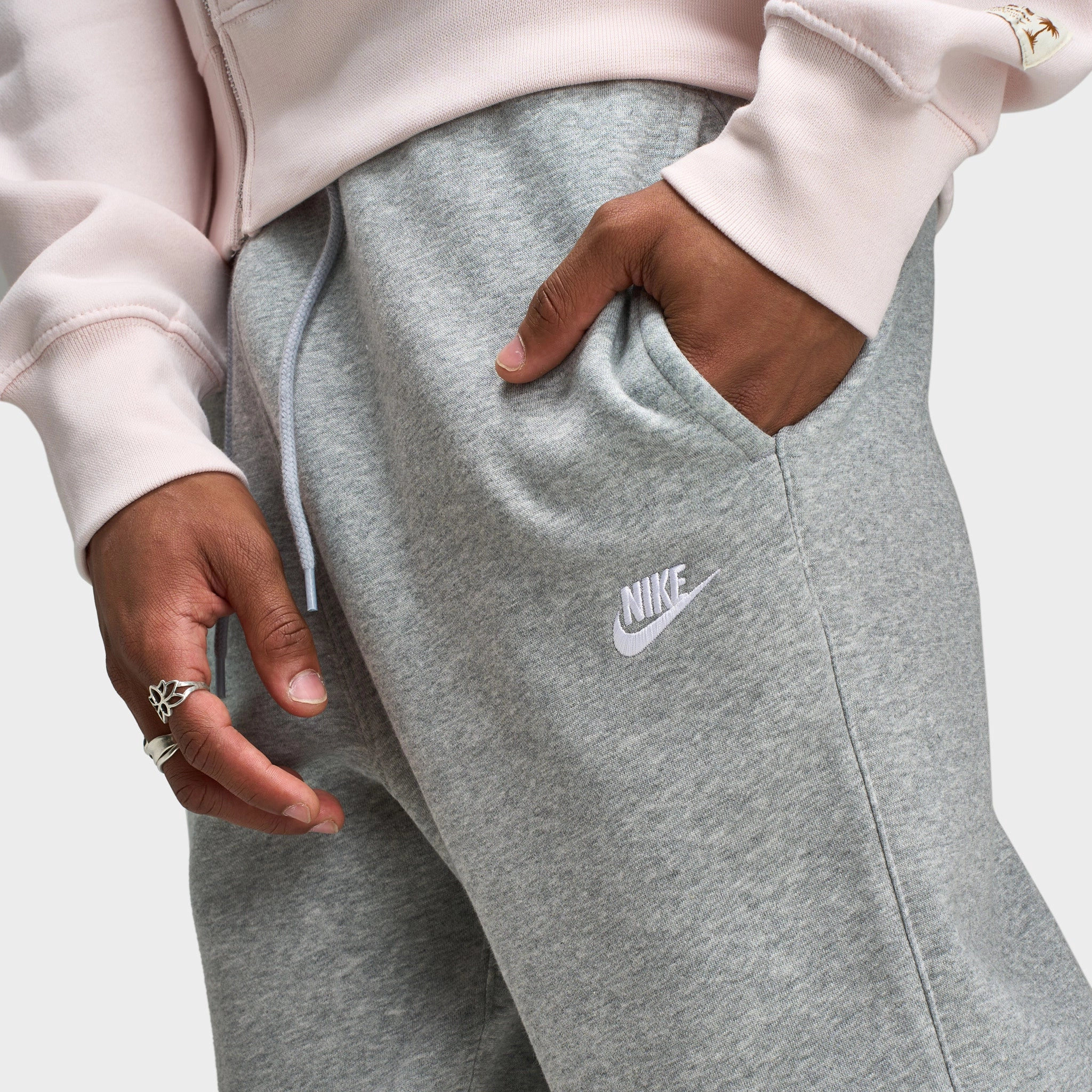 Nike Club Fleece Joggers Dark Grey Heather / Light Smoke Grey - White