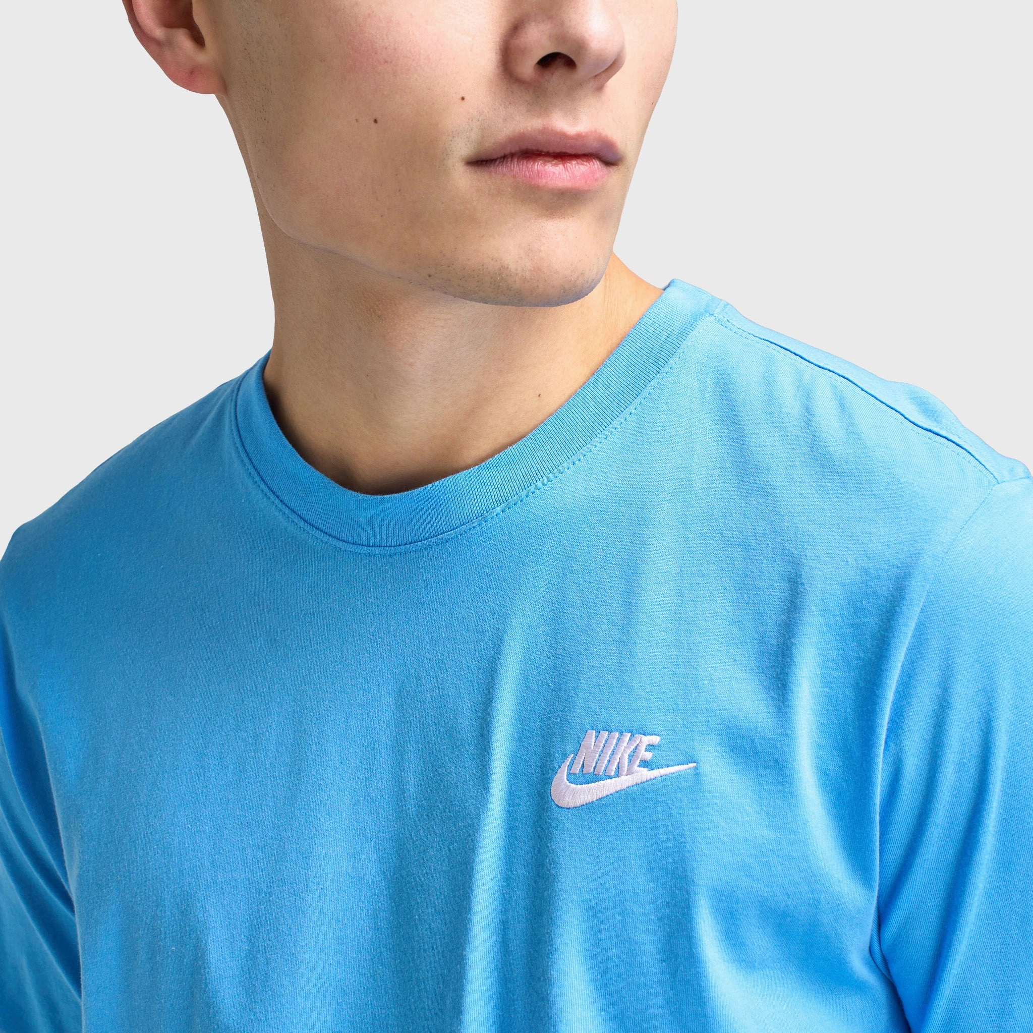 Nike Sportswear Club T-Shirt / University Blue