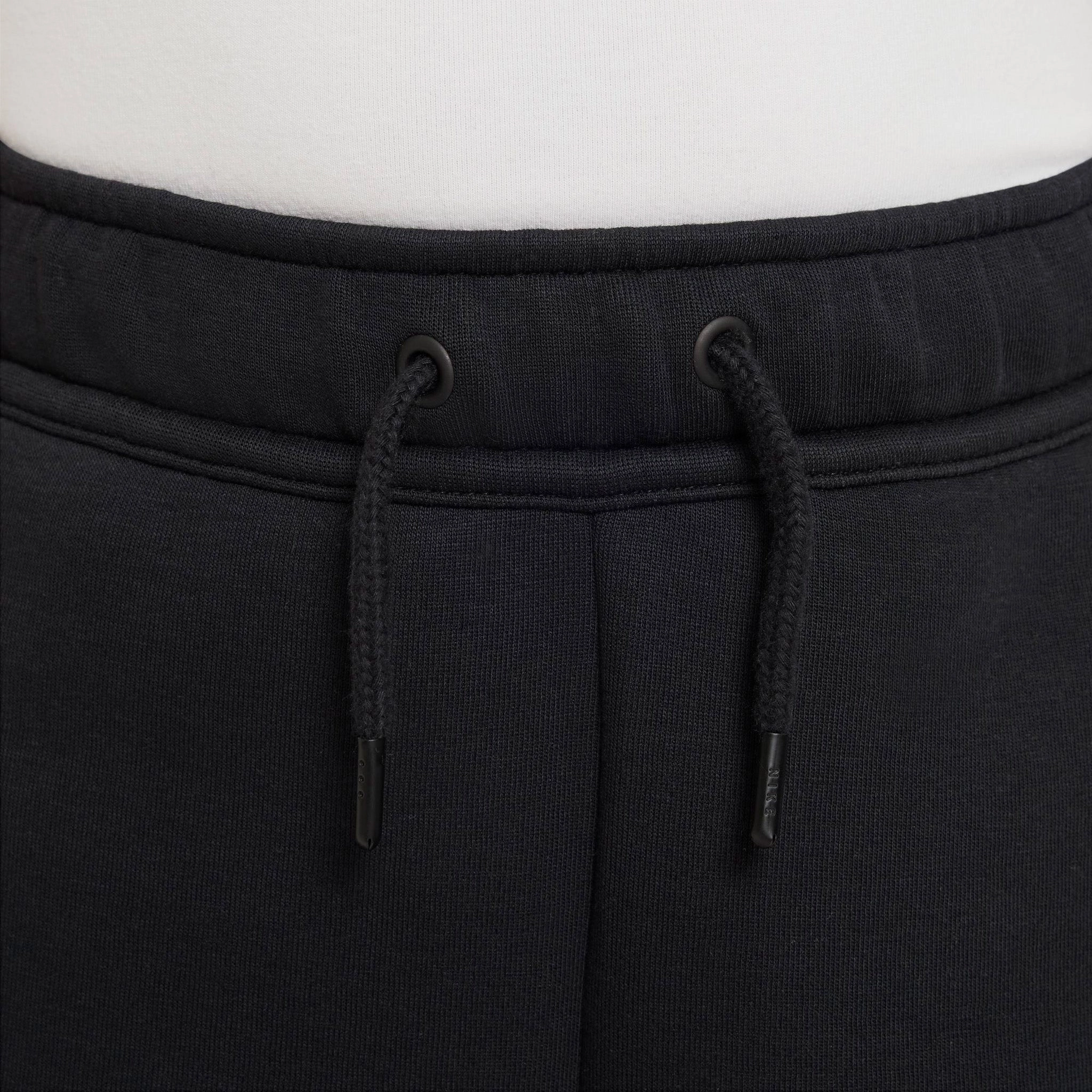 Nike Sportswear Junior Boys' Tech Fleece Shorts / Black