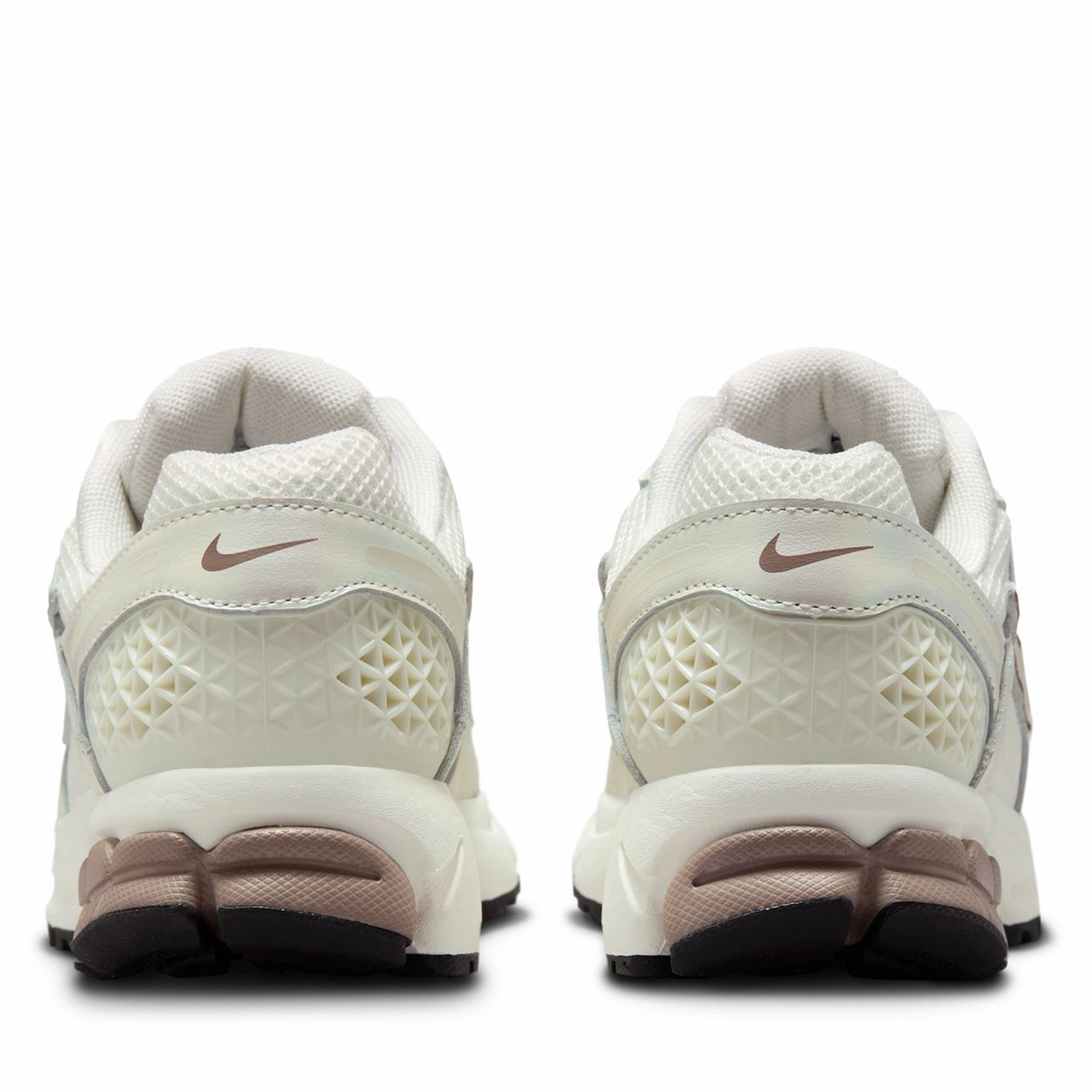 Women's Nike Zoom Vomero 5 - Sail/Mink Brown